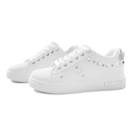 Tênis branco com tachas Lucette 2