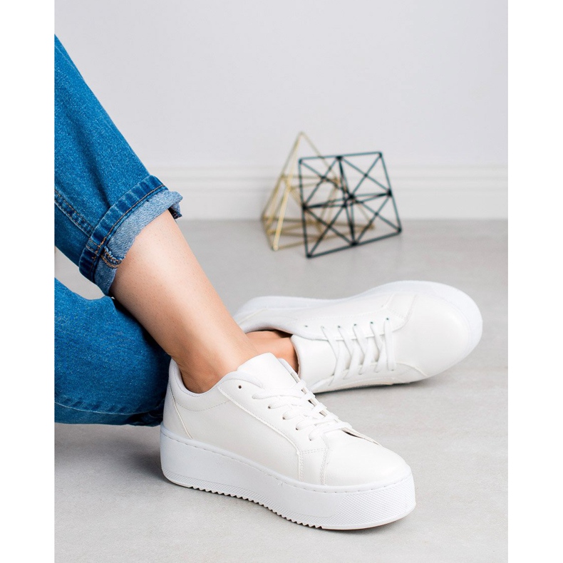 SHELOVET Calçados esportivos na plataforma branco 2