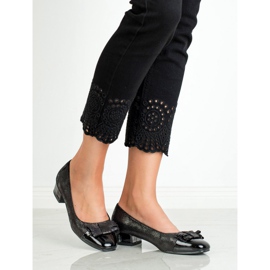 Kylie Bombas de salto plano preto 1