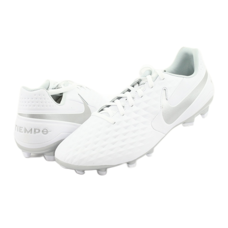 Chuteiras Nike Tiempo Legend 8 Academy FG / MG AT5292 100 branco 4