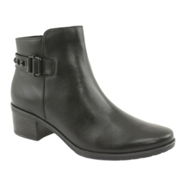 Botas de couro femininas de Caprice com pregos 25433 preto 1 Botas de couro femininas de Caprice com pregos 25433 preto 1