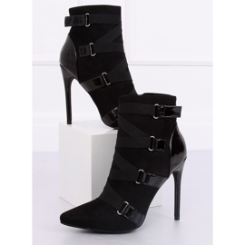 Botas pretas em um alfinete preto BKKX1150 preto 1