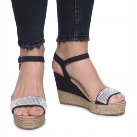 Sandálias pretas em um delicado salto Diamond Shine preto 1