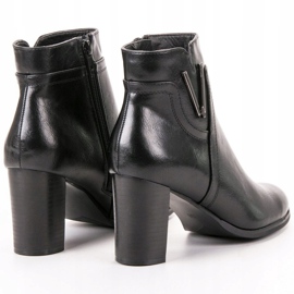 Vinceza Botas pretas em um poste preto 2