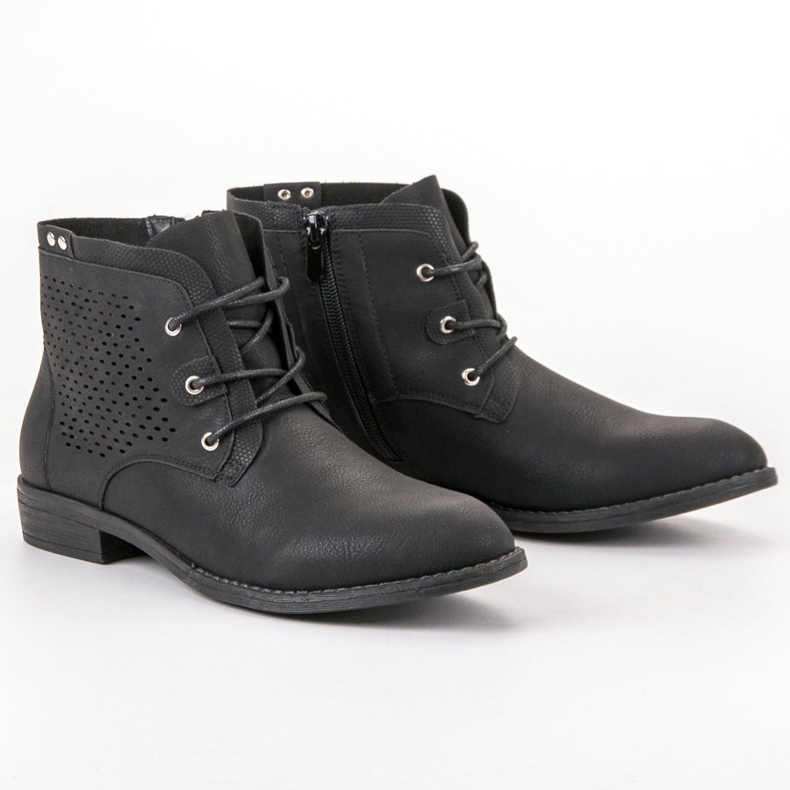 Groto Gogo Botas pretas com orifícios preto 1 Groto Gogo Botas pretas com orifícios preto 1