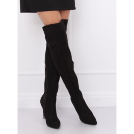 Botas pretas em um alfinete 0H010 Preto 2