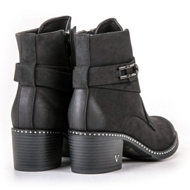 Vinceza Botas elegantes em um poste preto 1