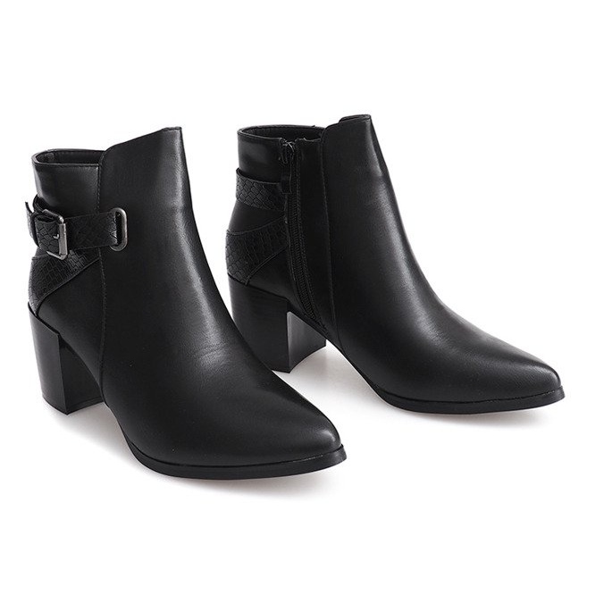 Botas quentes em um poste R805 preto 1