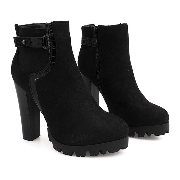 Botas quentes em um poste preto ZH669 2