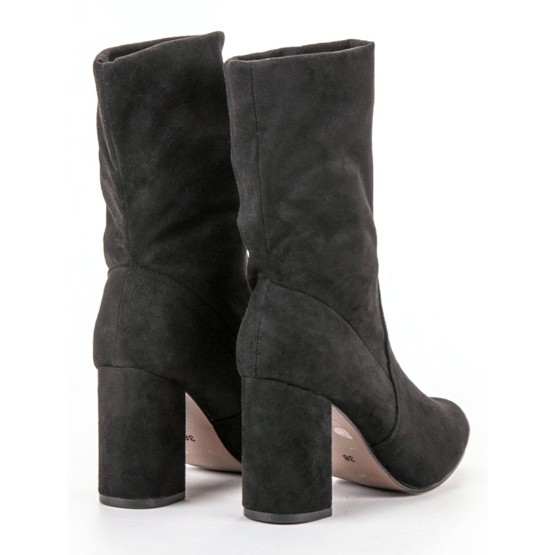 Super Mode Botas deslizantes em um poste preto 1