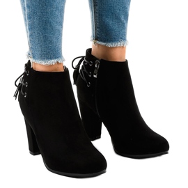 Botins de camurça preta no poste JA75 preto 1