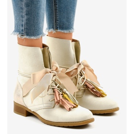 Botas rasas bege amarradas com franjas A-226 1 Botas rasas bege amarradas com franjas A-226 1