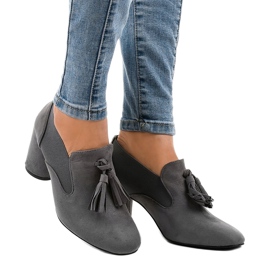 Bombas de camurça cinza no poste LL-97P 1 Bombas de camurça cinza no poste LL-97P 1