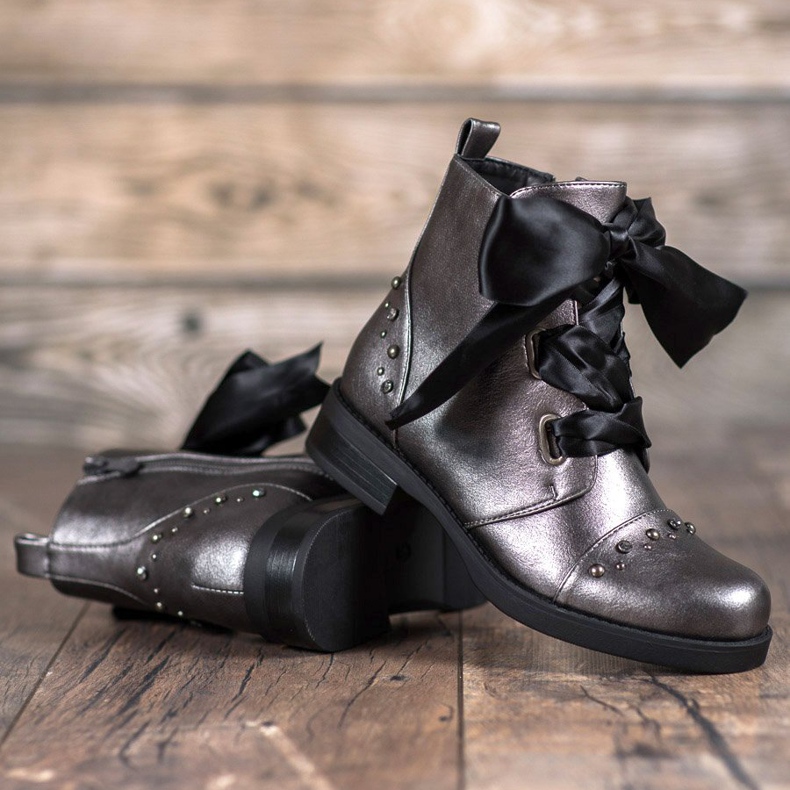 Bestelle Botas amarradas com fita cinza 1