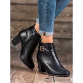 Abloom Botas em um poste com uma fivela preto 1