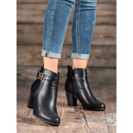 Abloom Botas em um poste com uma fivela preto 2