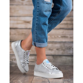 Tênis prateados cinza 2