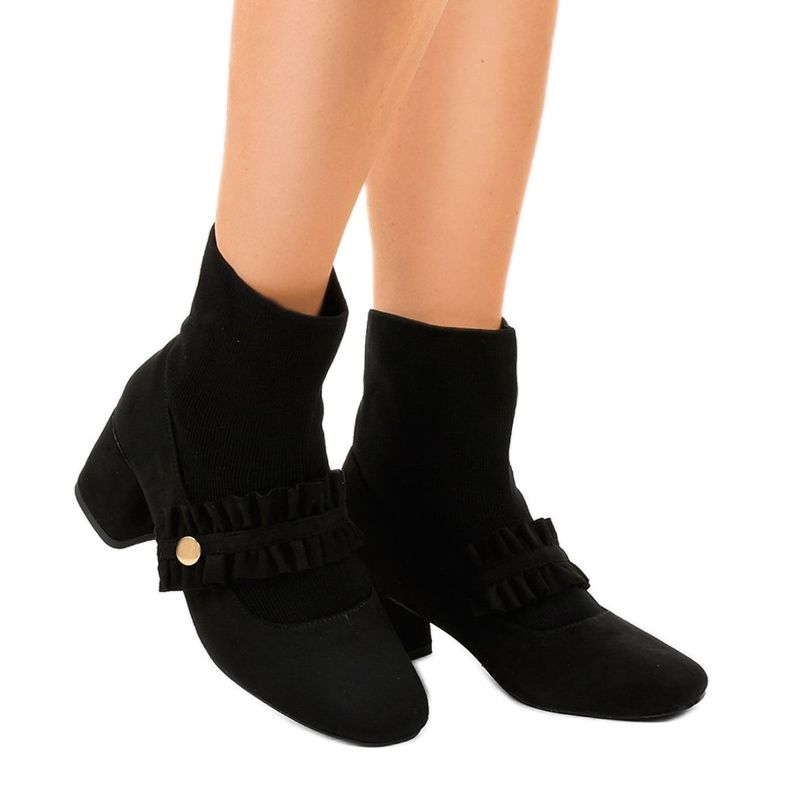 Sapatilhas de veludo preto na coluna JM8118Y 1