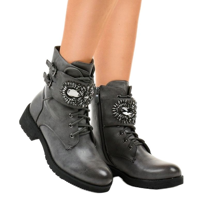 Botas femininas cinza com fivela e diamantes 0-251 1 Botas femininas cinza com fivela e diamantes 0-251 1