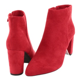 Botas no posto de Sergio Leone 548 vermelho 4