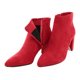 Botas no posto de Sergio Leone 548 vermelho 5