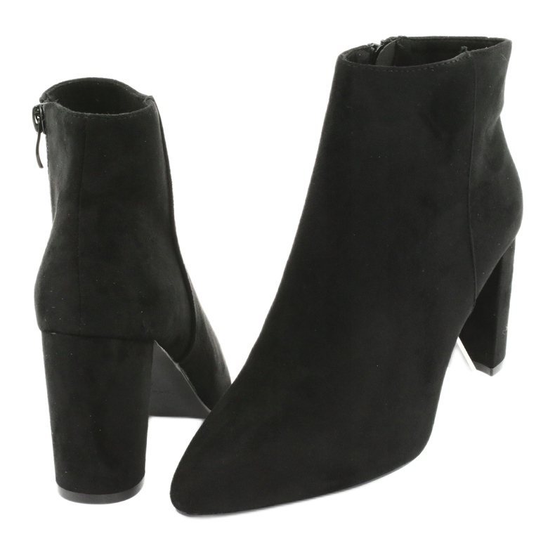 Botas no posto de Sergio Leone 548 preto 3