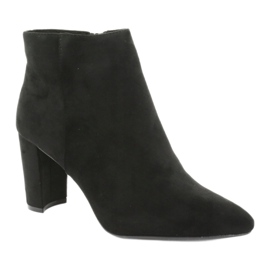 Botas no posto de Sergio Leone 548 preto 1