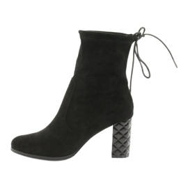 M.Daszyński Botins de camurça com salto decorativo Daszyński 154 preto 2 M.Daszyński Botins de camurça com salto decorativo Daszyński 154 preto 2