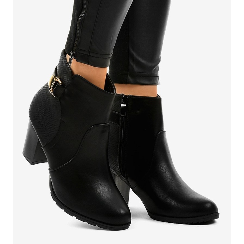 Botins pretos com zíper F168 2 Botins pretos com zíper F168 2