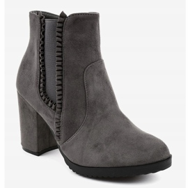 Botas de camurça cinza no poste A-762 1