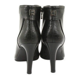 Botas em um salto mais grosso Kaniowski preto 5