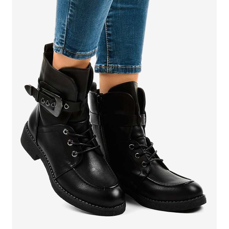 Botas pretas com fivelas 404 preto 2