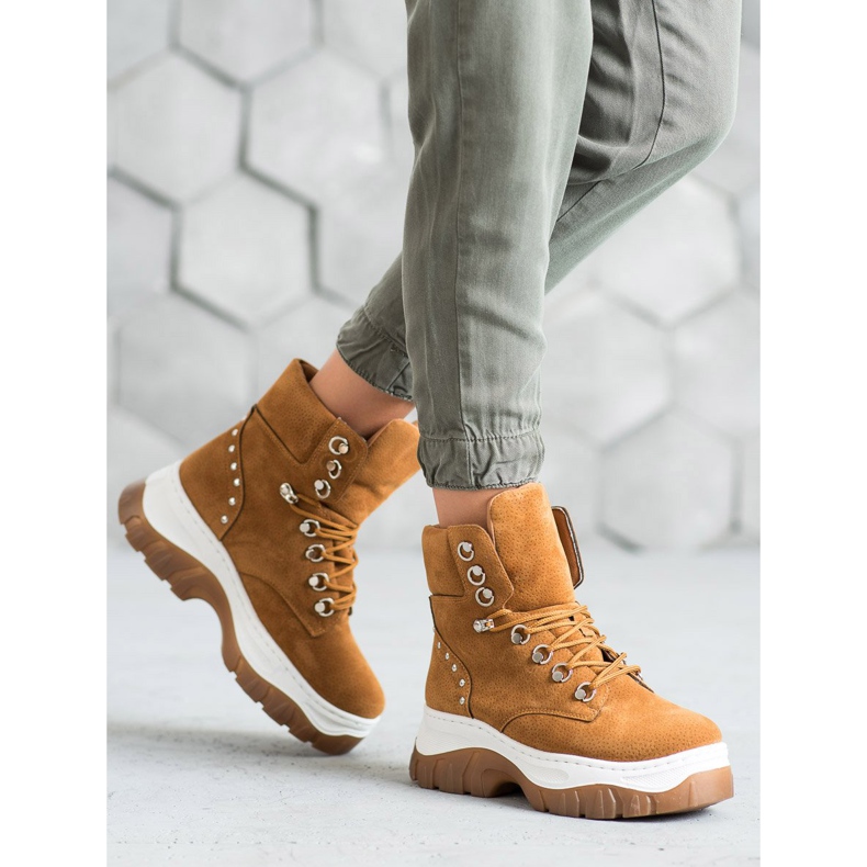 Seastar Caçadores na plataforma marrom 1