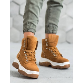 Seastar Caçadores na plataforma marrom 2