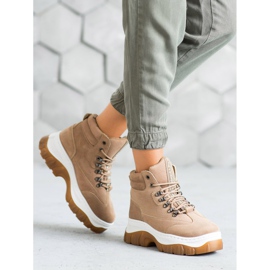 Seastar Caçadores na plataforma castanho 1 Seastar Caçadores na plataforma castanho 1