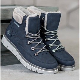 Goodin Caçadores na plataforma azul 1