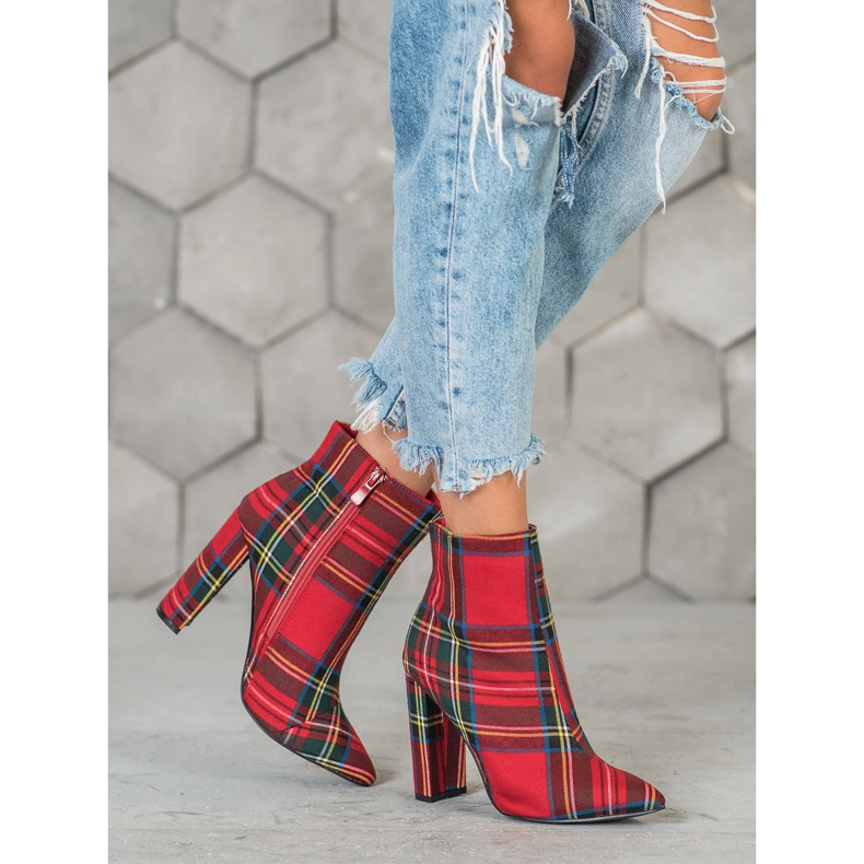 Seastar Botas elegantes em um poste vermelho multicolorido 1 Seastar Botas elegantes em um poste vermelho multicolorido 1