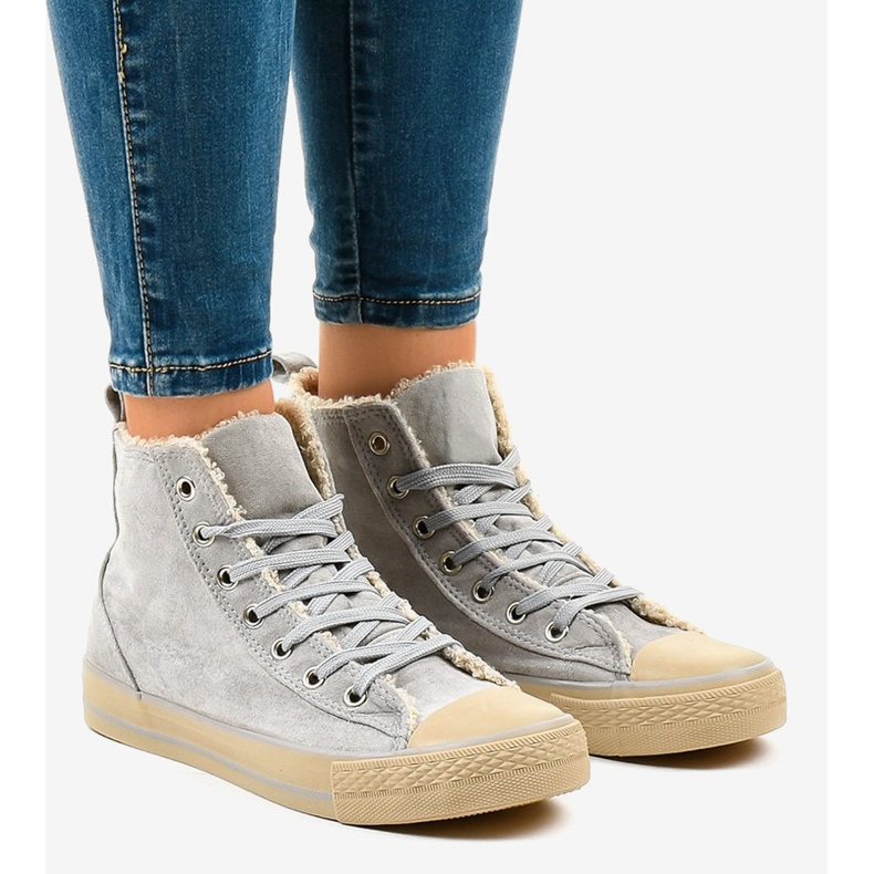 Tênis com isolamento cinza T-040 1