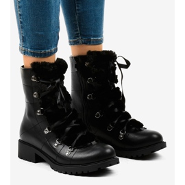 Botas isoladas pretas K90 preto 1