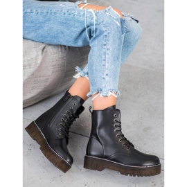 Kylie Botas na plataforma preto 1