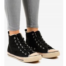 Tênis com isolamento preto T-040 1