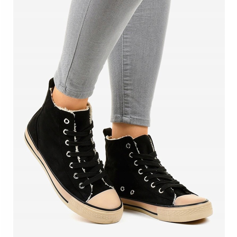 Tênis com isolamento preto T-040 2