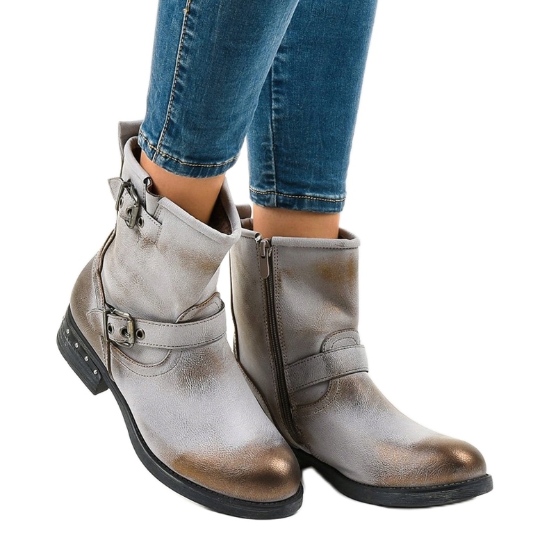 Botas isoladas cinza 8721 1