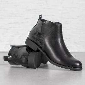 J. Star Botas de salto plano preto 1