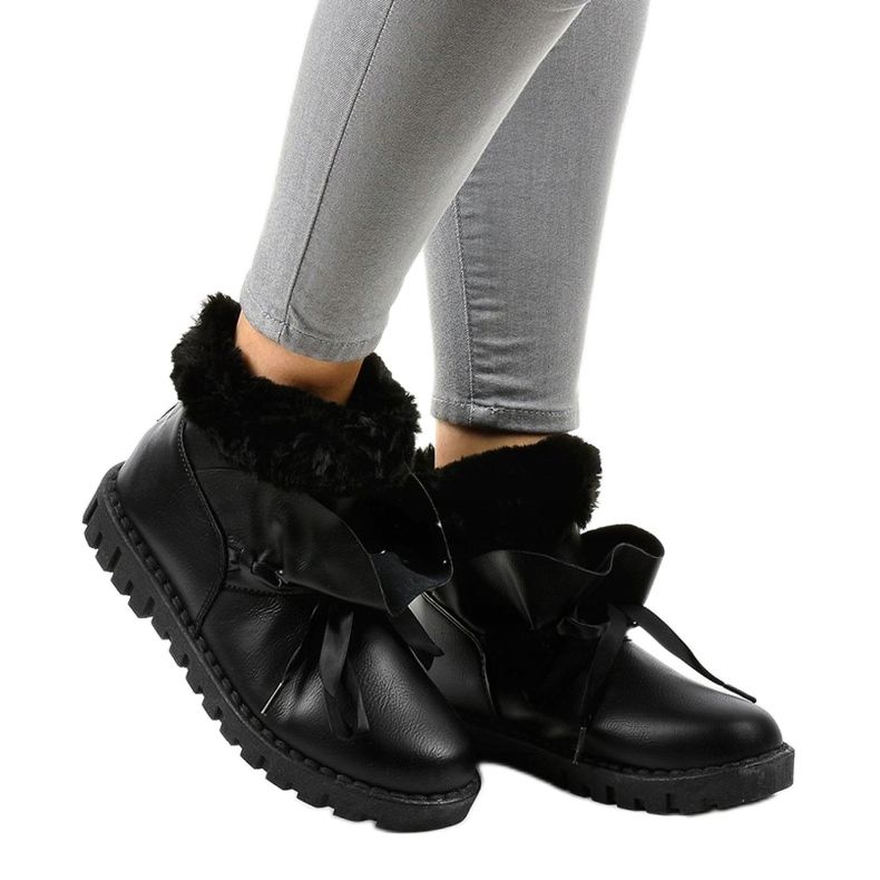 Tênis preto isolado com zíper 428-6 1