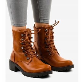 Botas militares isoladas marrons K-9922 castanho 1