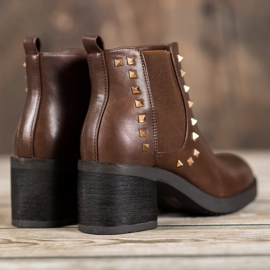 Top Shoes Botas com pregos marrom 1