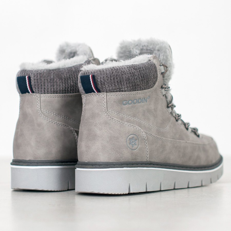 Goodin Caçadores na plataforma cinza 1