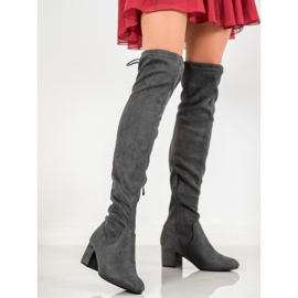 Seastar Mosqueteiros cinzentos no posto cinza 1