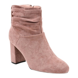 Botas cor-de-rosa elegantes no poste 884 1